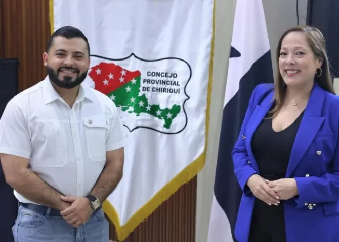  Representante Guillermo Álvarez y Maru Gálvez, gerente de Relaciones Públicas de Cobre Panamá. Foto: Cortesía.  