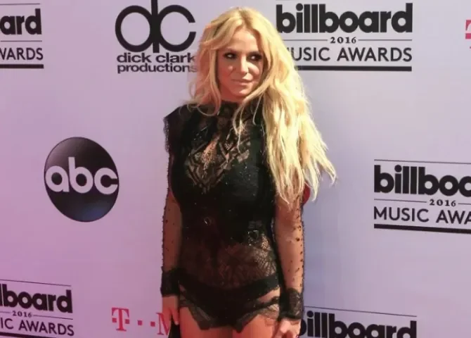  La cantante Britney Spears en la alfombra roja de los MTV Video Music Awards de 2015. EFE/Paul Buck 