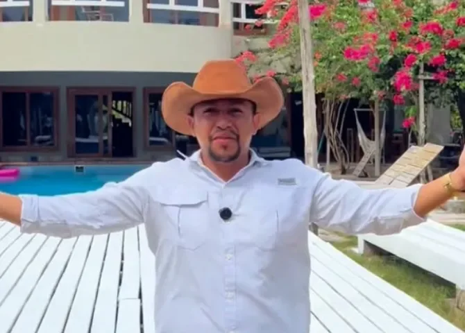  Foto: @the_chris_phillips/@lamansiondelchirioficial 