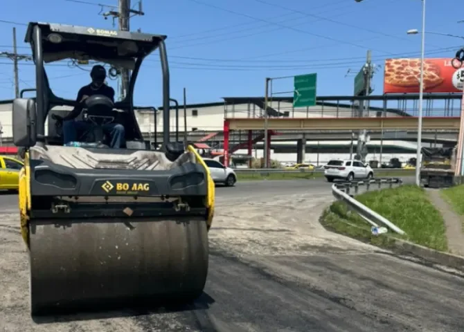  Tras meses de quejas, MOP interviene la entrada de Sagrada Resurrección en Colón 
