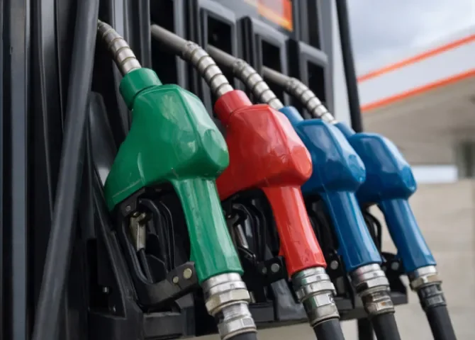   Desde este viernes suben los precios de los combustibles  
