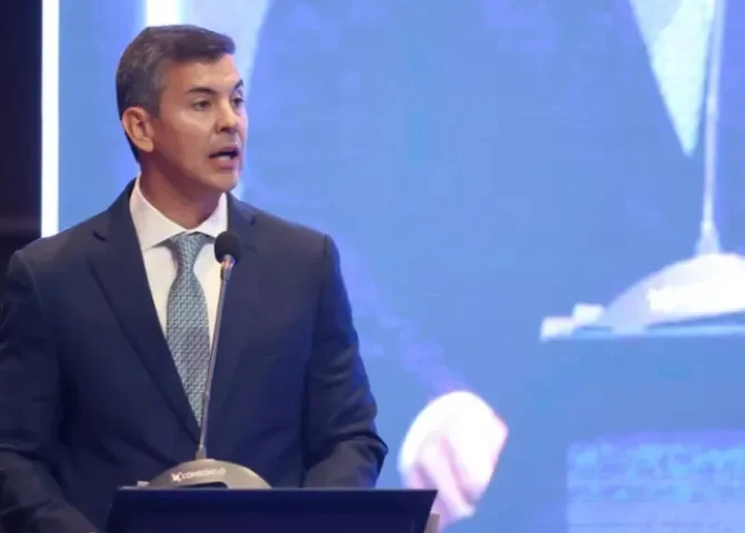  Presidente paraguayo, Santiago Peña. Foto: EFE.  