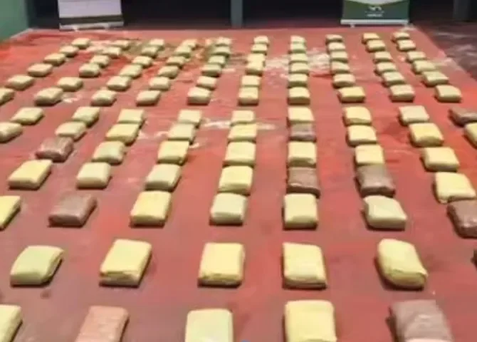  Dos incautaciones en el Caribe panameño: decomisan más de 300 paquetes de droga en Colón y Guna Yala 