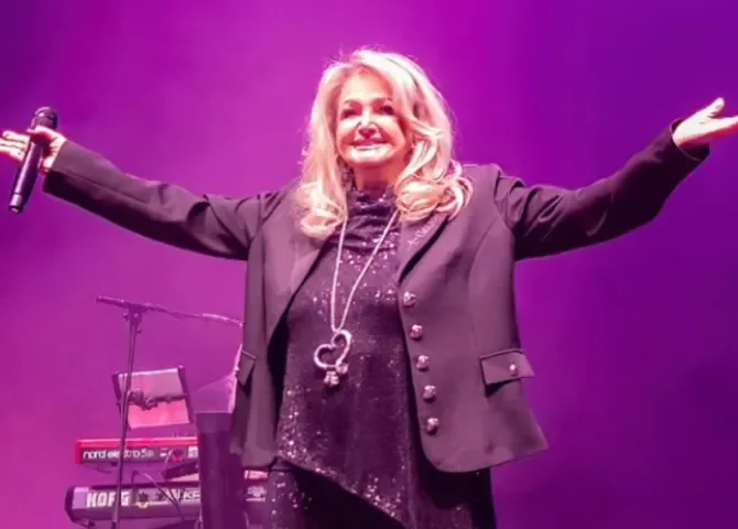  Foto: @bonnietylerofficial 