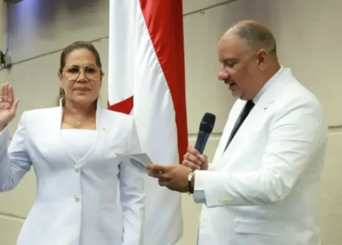  Con 42 votos, Shirley Castañedas es elegida presidenta de la Asamblea Nacional 