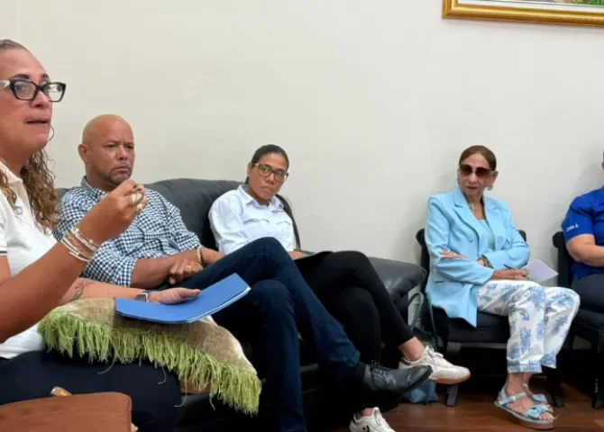  Impulsan proyecto para brindar atención integral a personas sin hogar en Colón 
