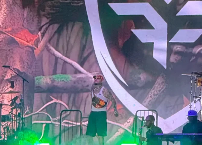   ¡Manda la plena Moh! Farruko se dio duro en Panamá: convirtió el Figali en una fiesta de plena, historia y mucho sentimiento  