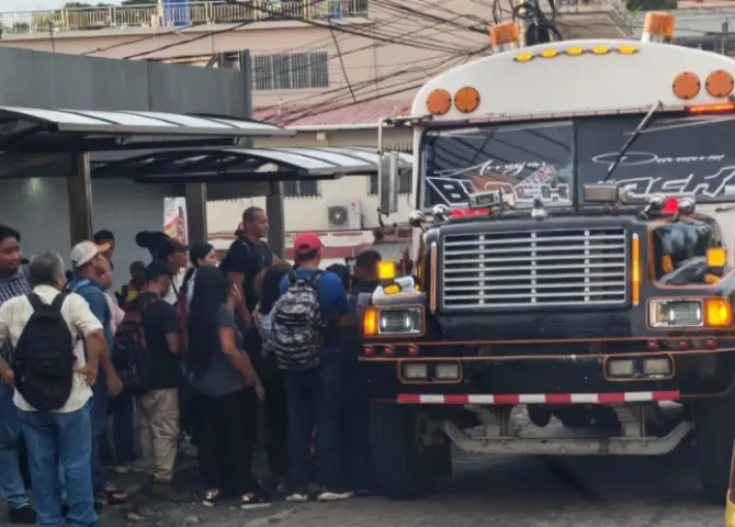  Advierten que podría subir $0.50 por el costo del combustible 