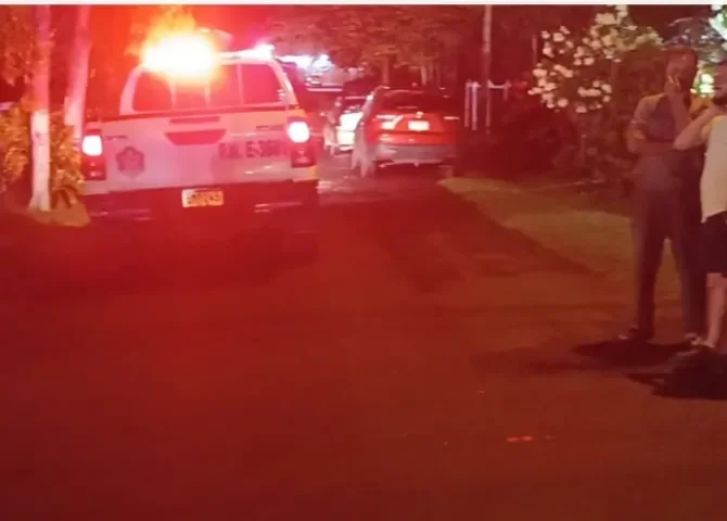  Investigan muerte a golpes tras pelea cerca de la terminal de Santiago 